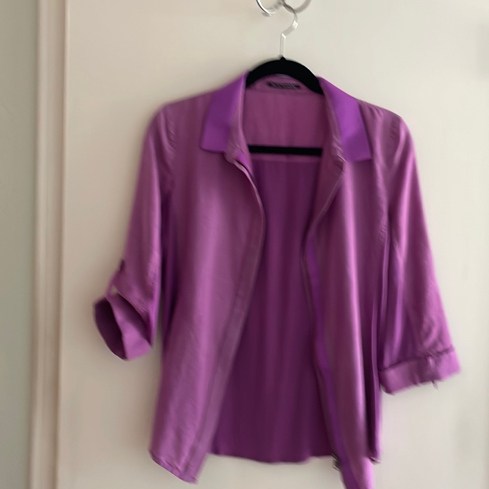 Nice blouse ; bottoned up sleeved , more choice Eli’s Tahari